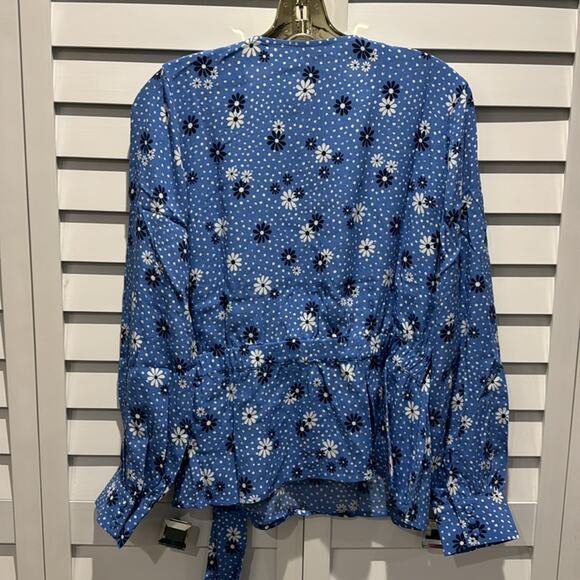 Talbots NWT wrap Blue Daisy Print long sleeves Blouse. - Picture 7 of 10